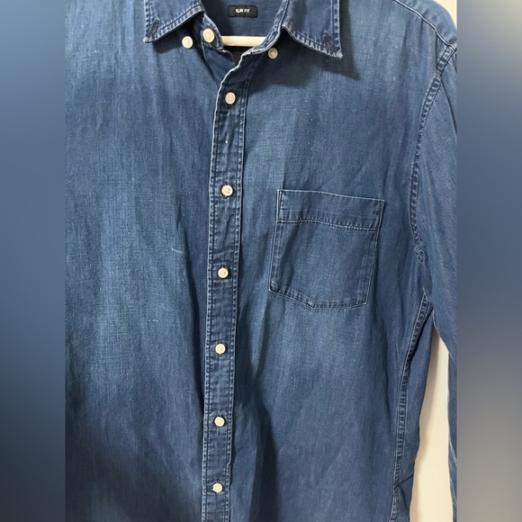 Uniqlo Men's Denim Buttoned Shirt - Picture 3 of 7